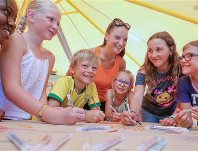 Manual activities for children at Camping Les Sirènes